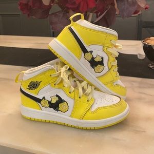 Girls Jordan sneakers limited edition !